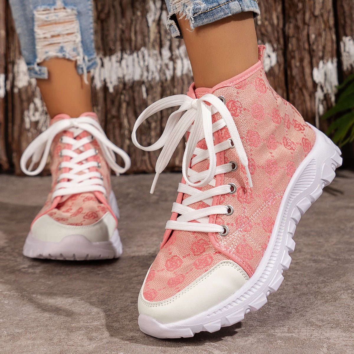 Lace Up Round Toe Sneakers - SuzRevera