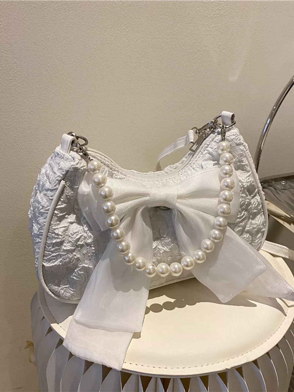 Bow Pearl Chain Crossbody Bag - SuzRevera
