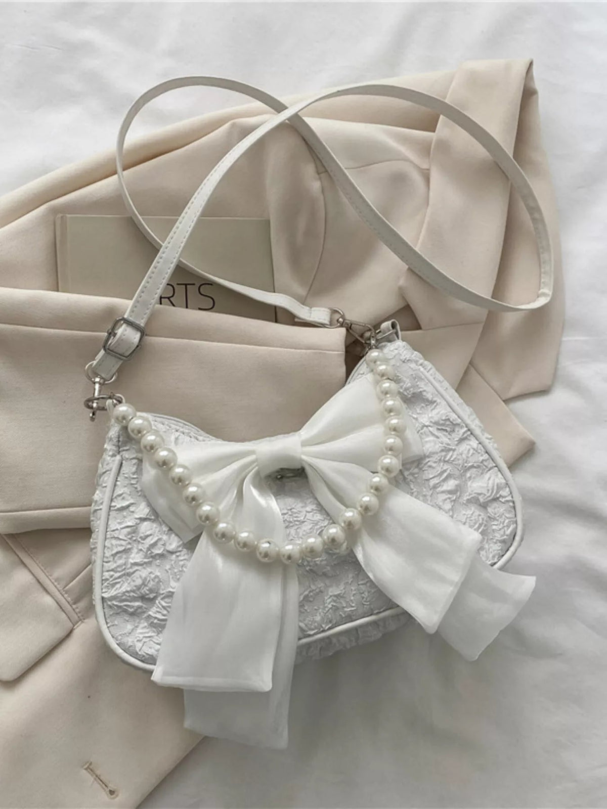 Bow Pearl Chain Crossbody Bag - SuzRevera