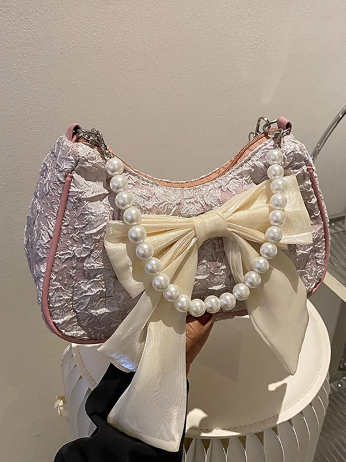 Bow Pearl Chain Crossbody Bag - SuzRevera
