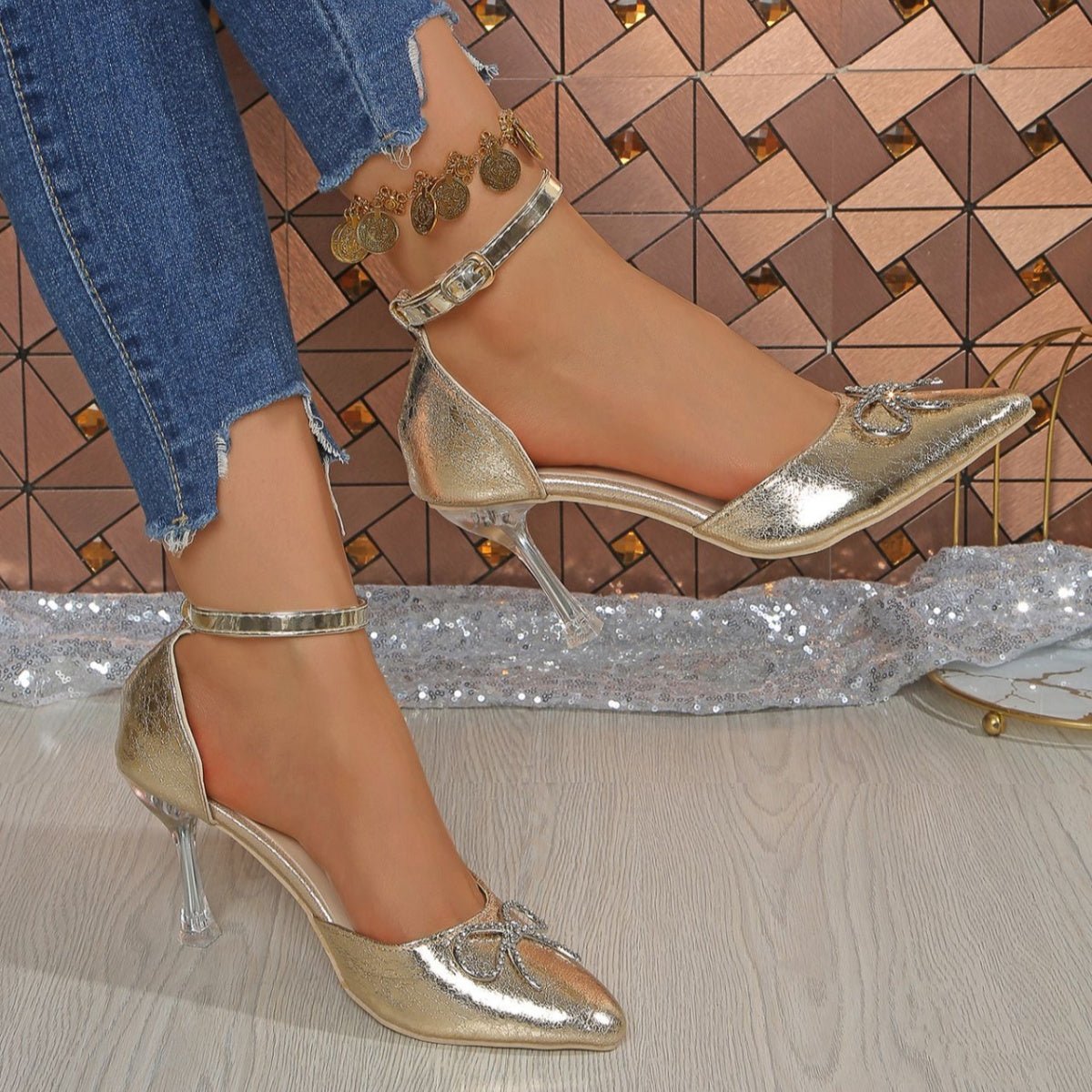 Bow Point Toe Pumps - SuzRevera