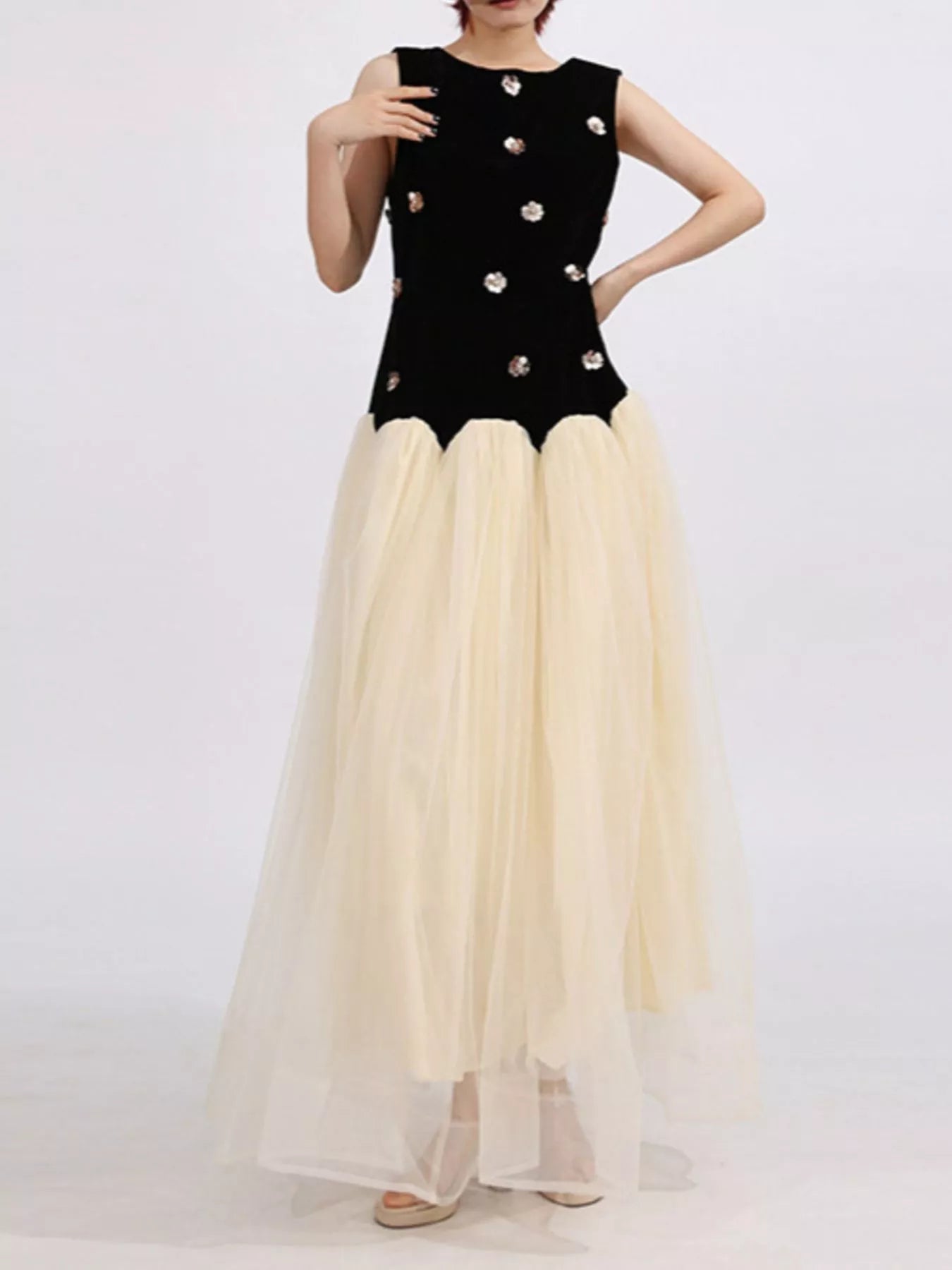 Contrast Flower Sleeveless Tulle Maxi Dress - SuzRevera