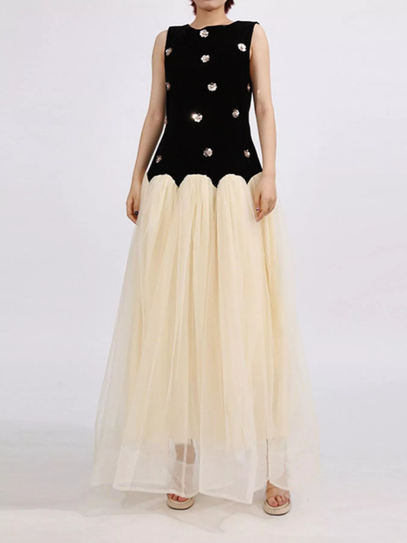 Contrast Flower Sleeveless Tulle Maxi Dress - SuzRevera