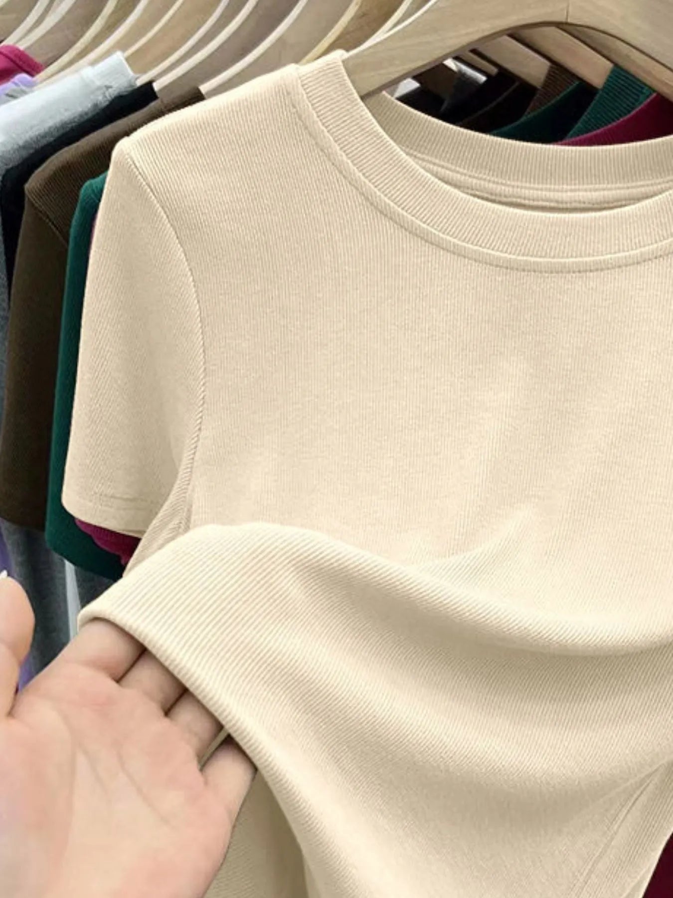 Crew Neck Short Sleeve T-Shirt - SuzRevera