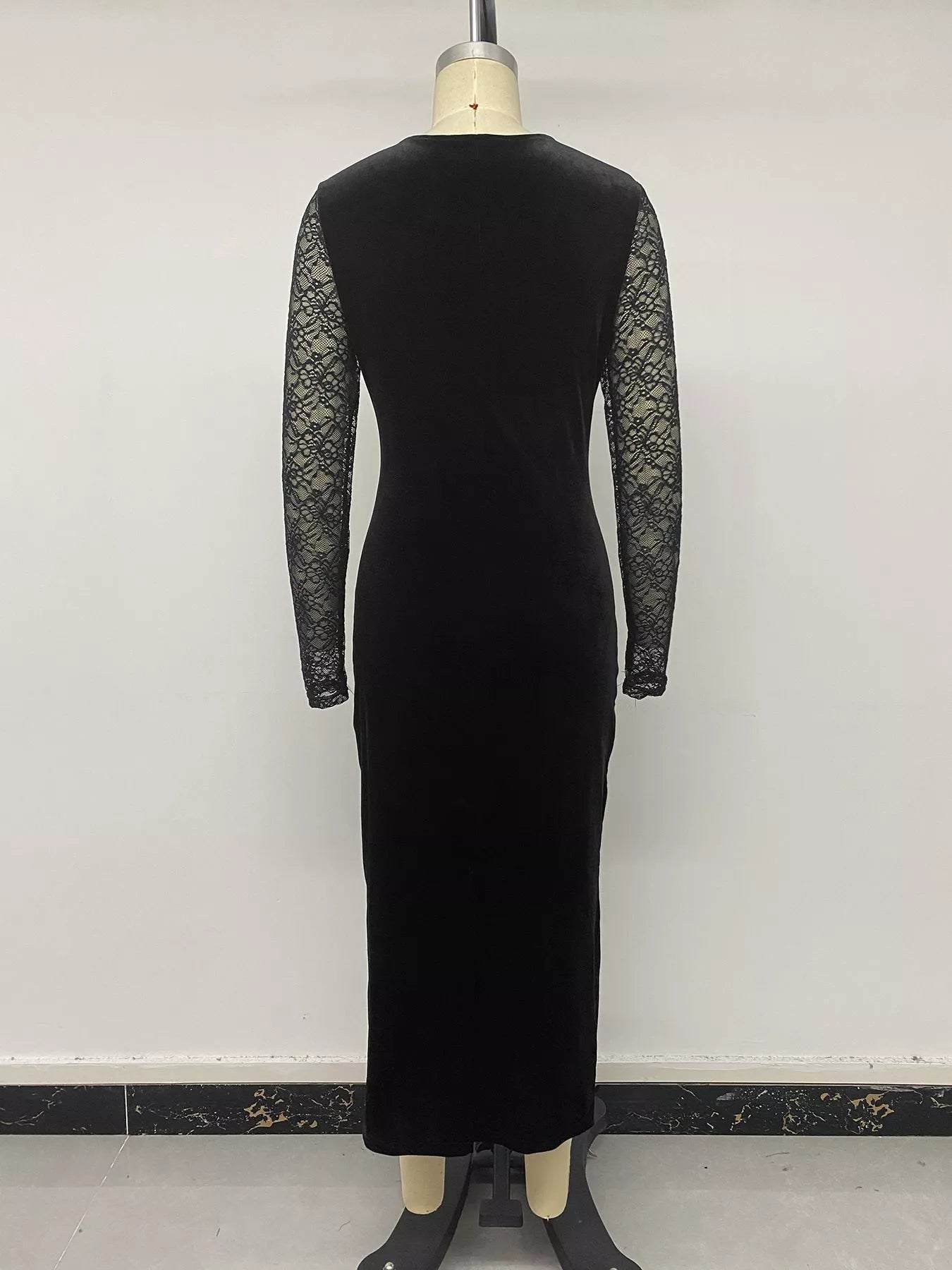 Elegant Lace and Velvet Midi Dress - SuzRevera