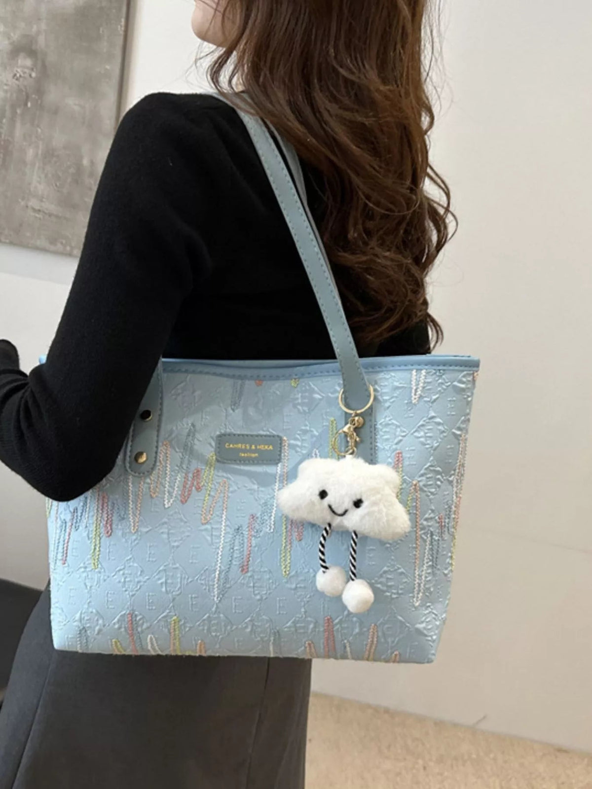 Embossed Pattern Shoulder Bag - SuzRevera