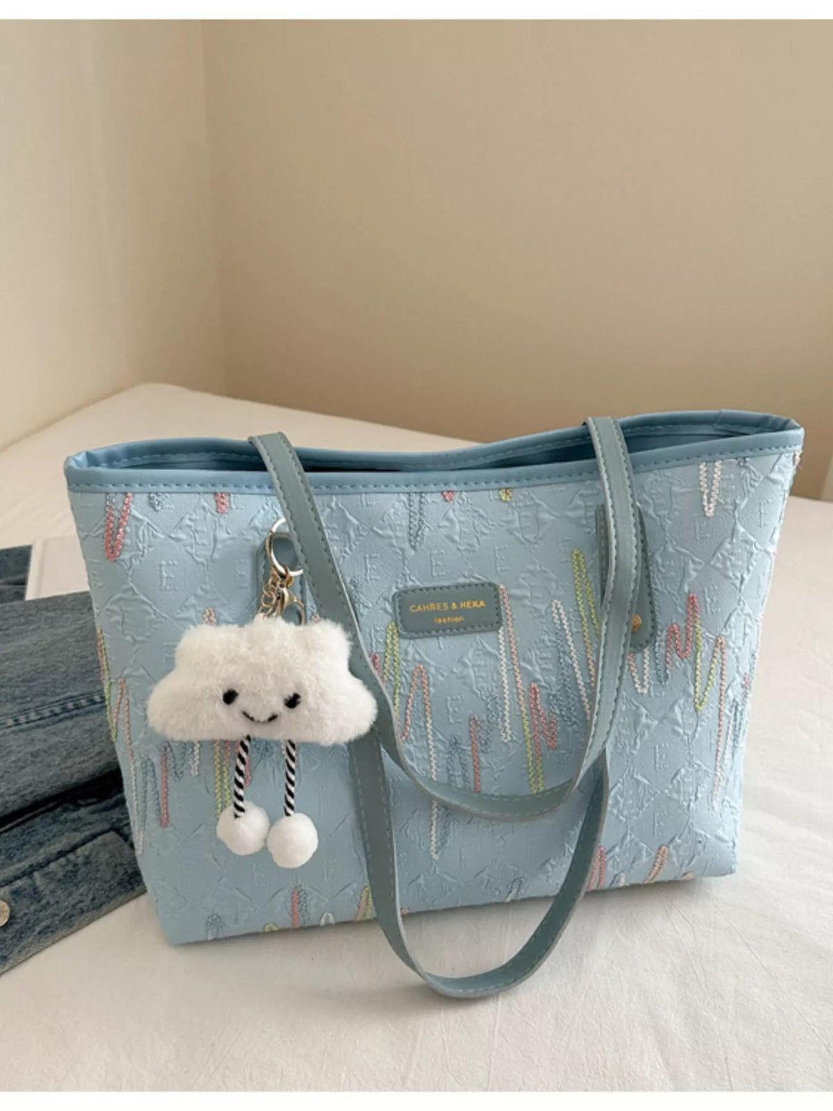 Embossed Pattern Shoulder Bag - SuzRevera