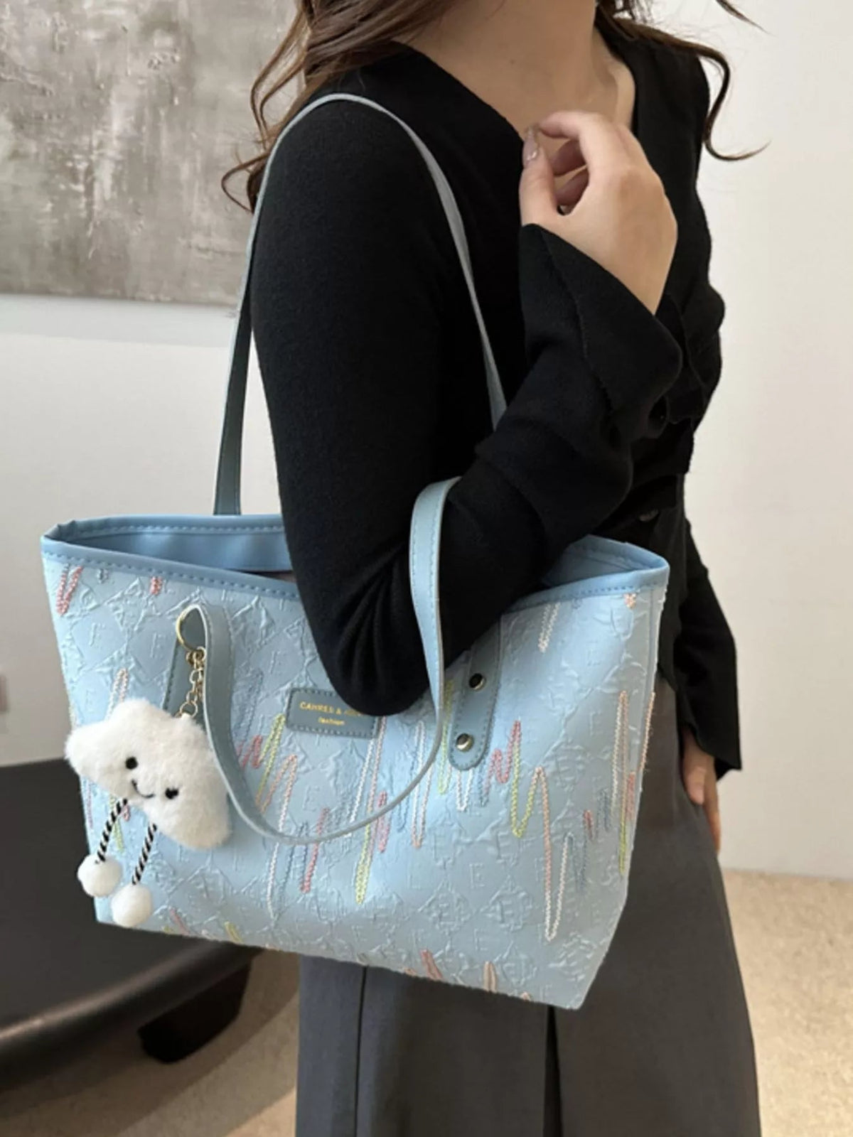 Embossed Pattern Shoulder Bag - SuzRevera