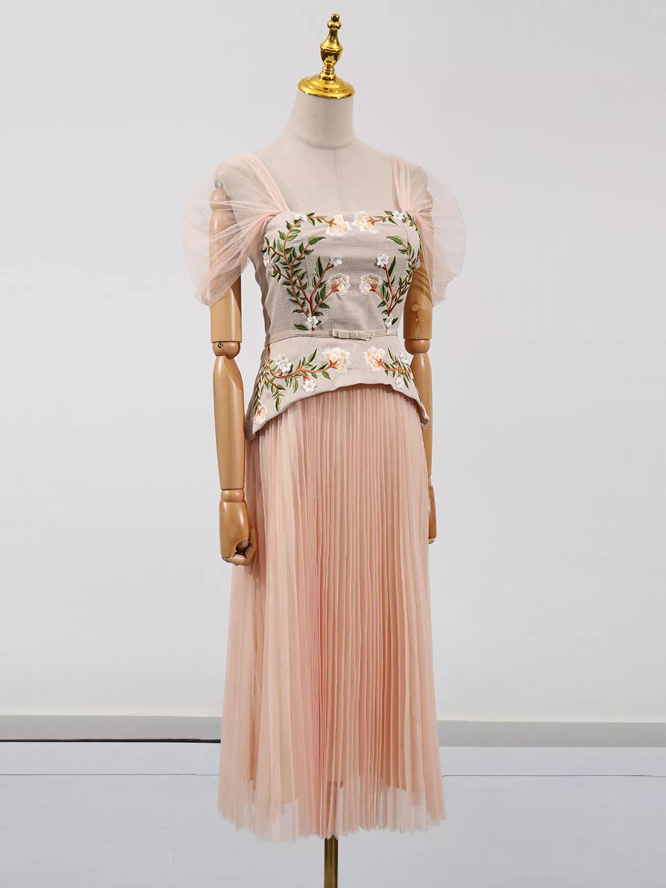 Embroidered Tulle Pleated Midi Dress - SuzRevera