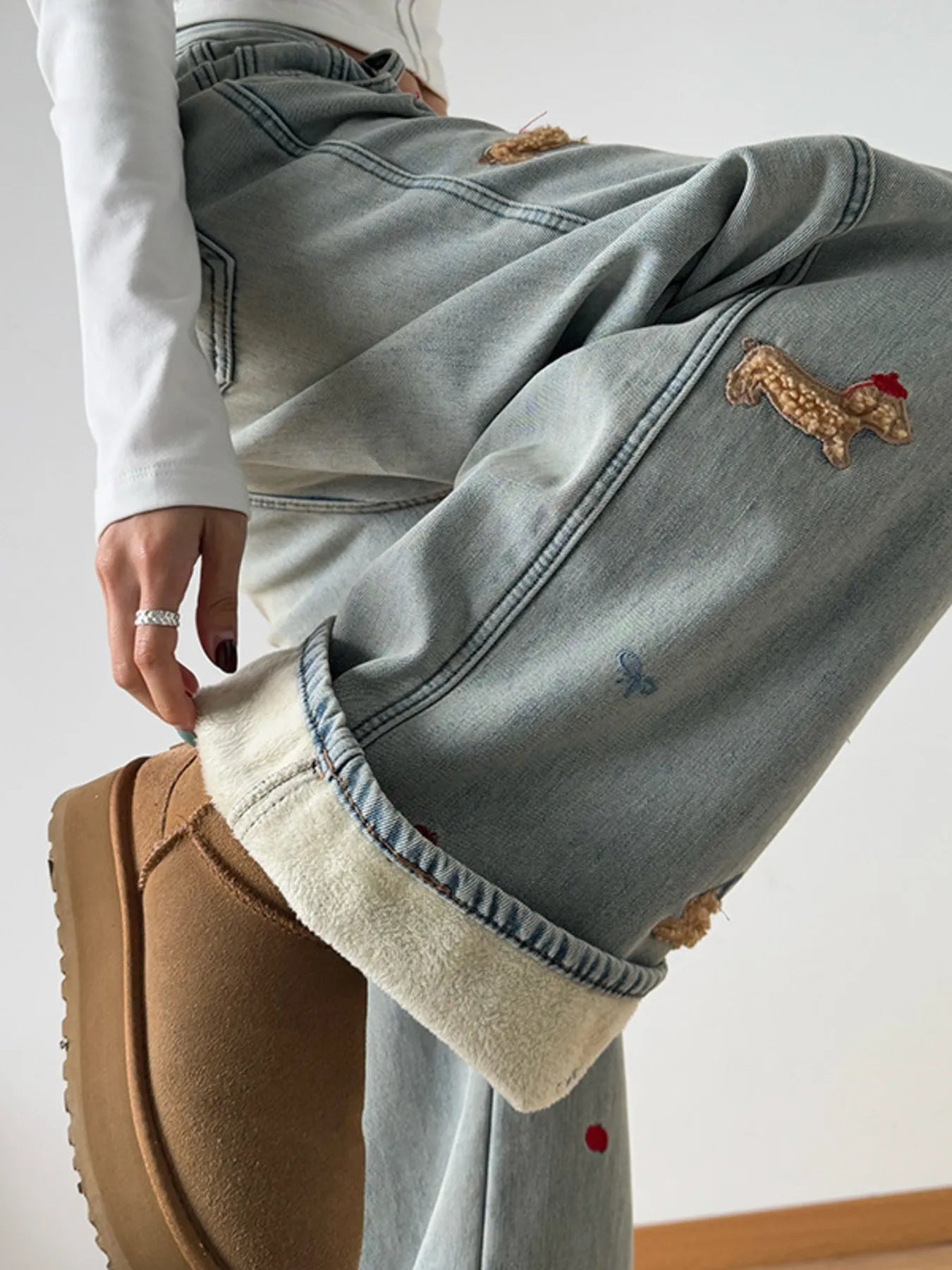 Embroidered Wide Leg Jeans - SuzRevera