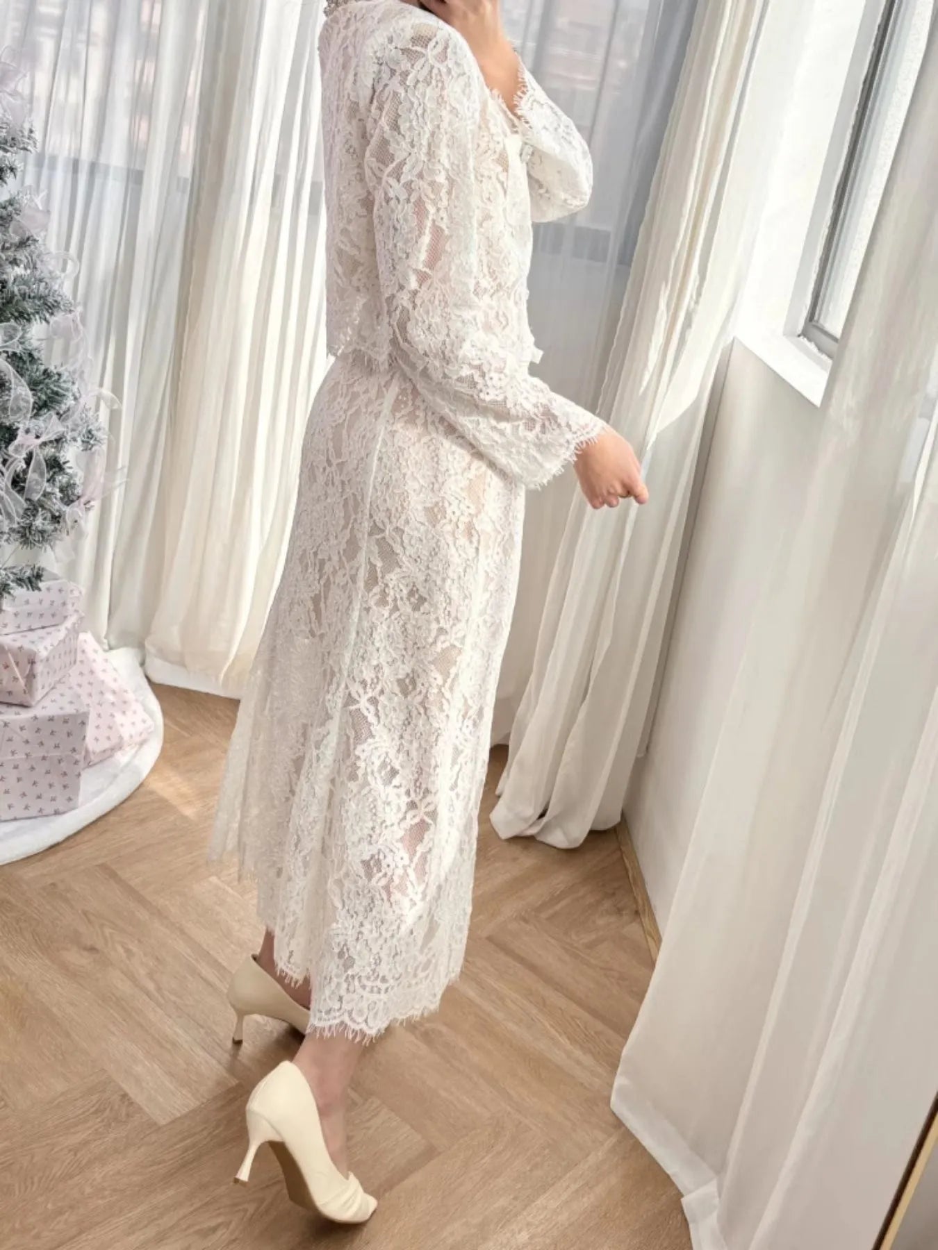 Lace Snap Down Top and Skirt Set - SuzRevera