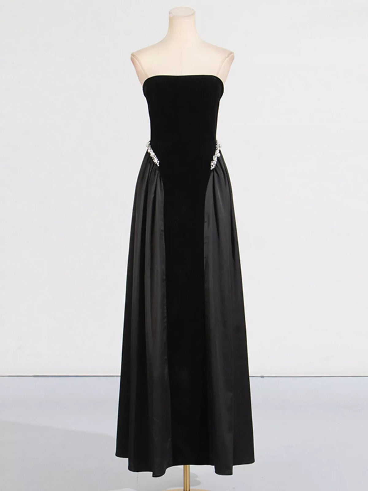 Lace Up Back Tube Maxi Dress - SuzRevera