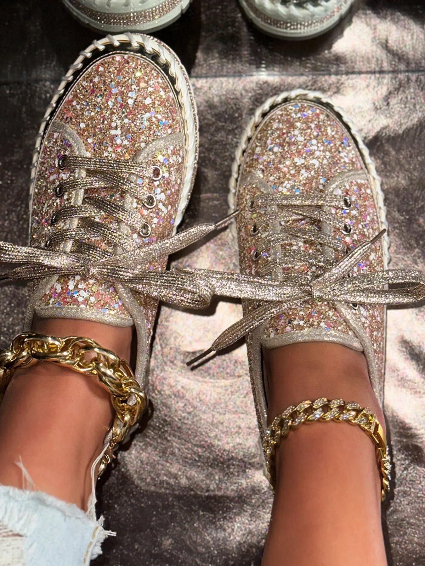 Lace Up Round Toe Platform Sneakers - SuzRevera