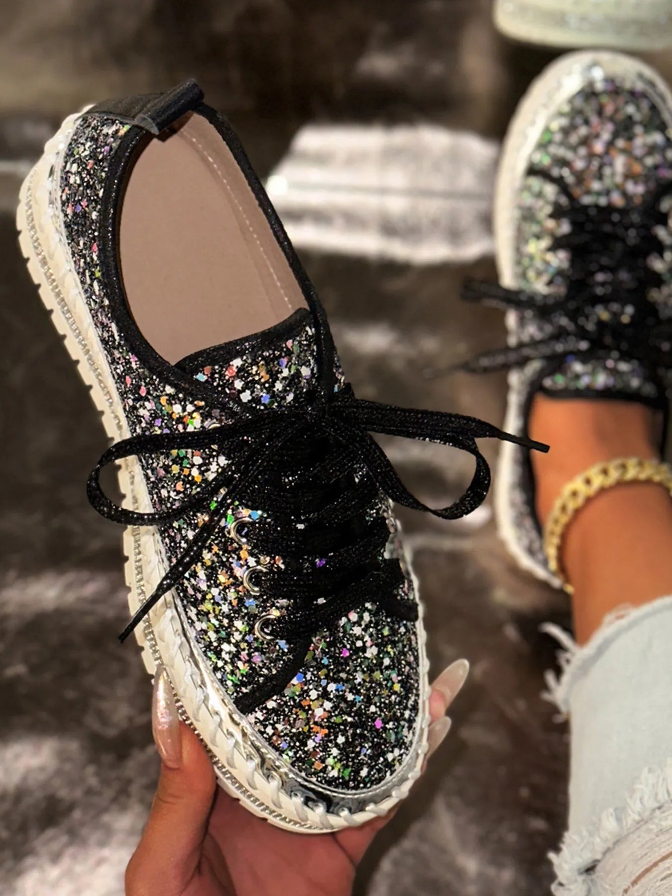 Lace Up Round Toe Platform Sneakers - SuzRevera