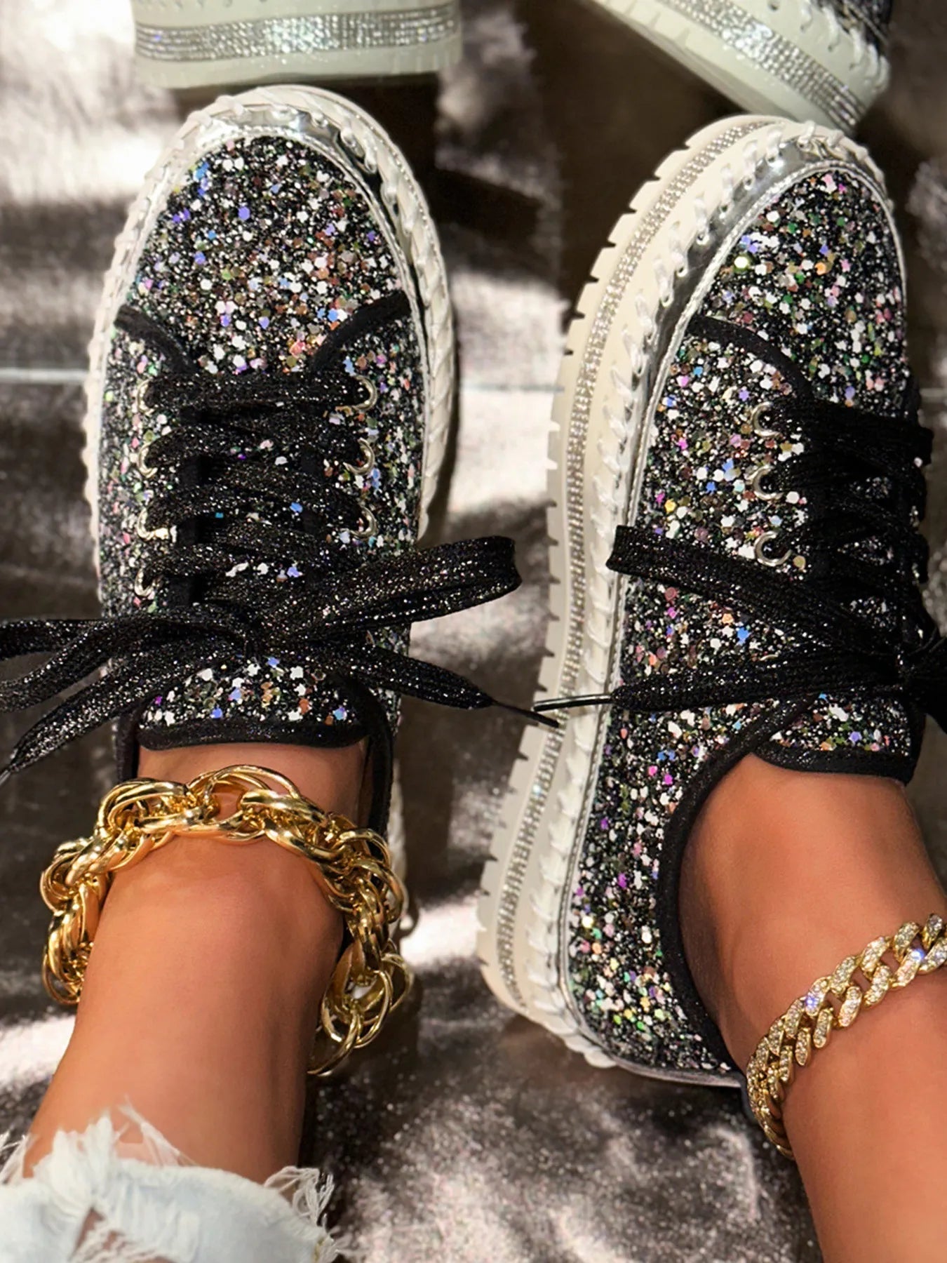 Lace Up Round Toe Platform Sneakers - SuzRevera