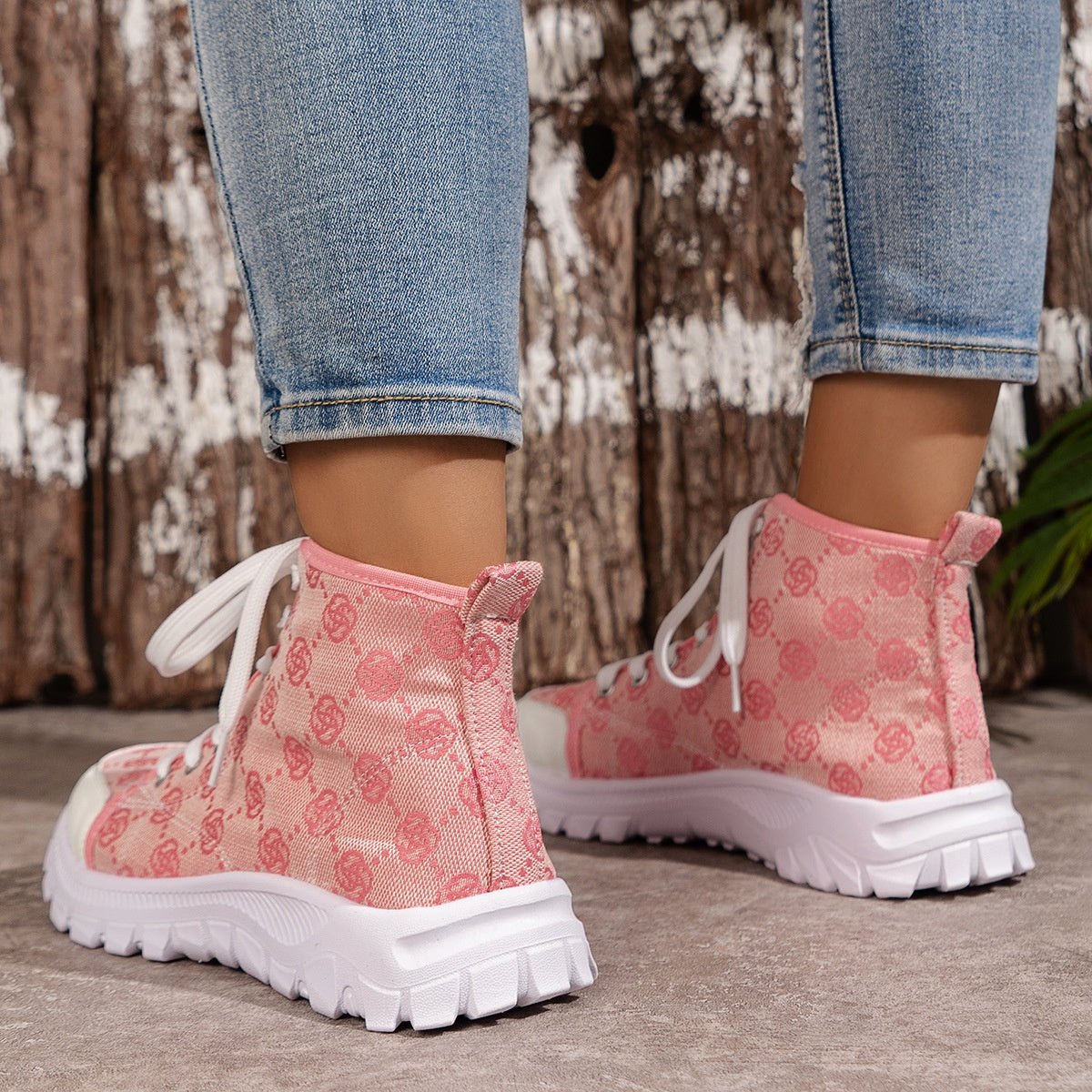Lace Up Round Toe Sneakers - SuzRevera