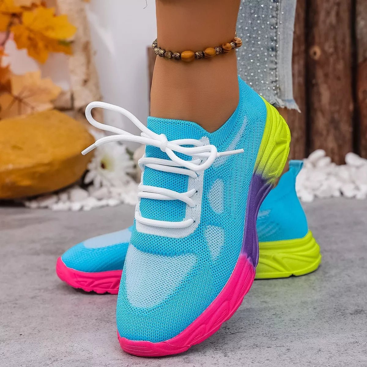 Lace Up Round Toe Sneakers - SuzRevera