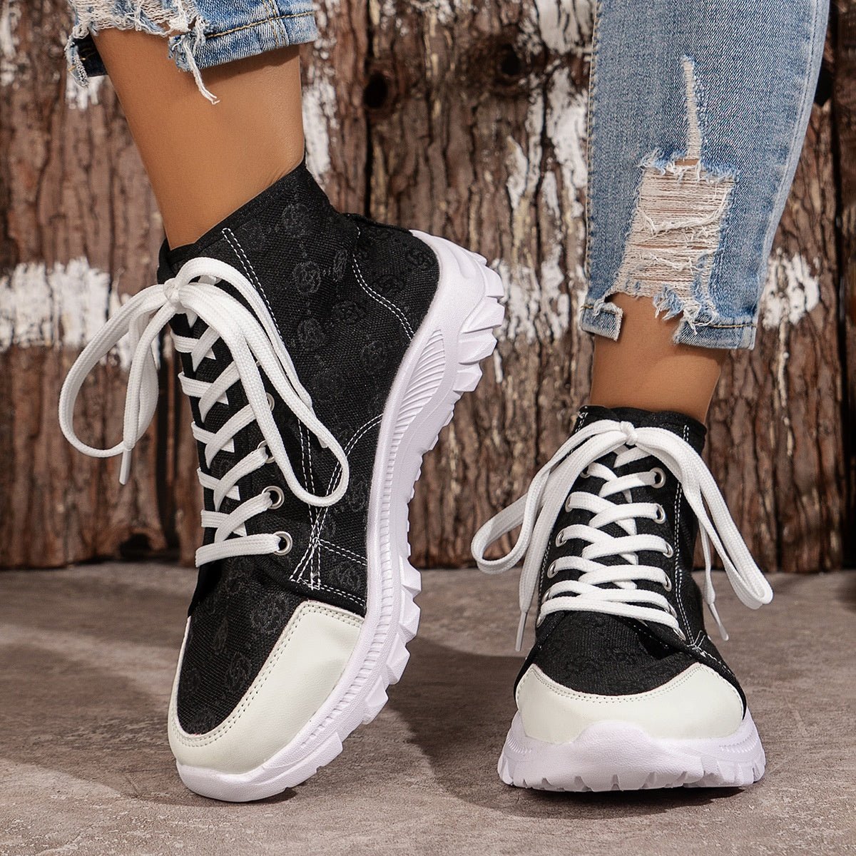 Lace Up Round Toe Sneakers - SuzRevera