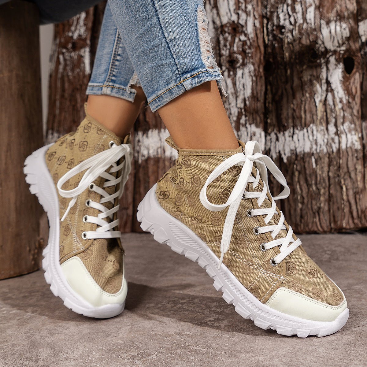 Lace Up Round Toe Sneakers - SuzRevera