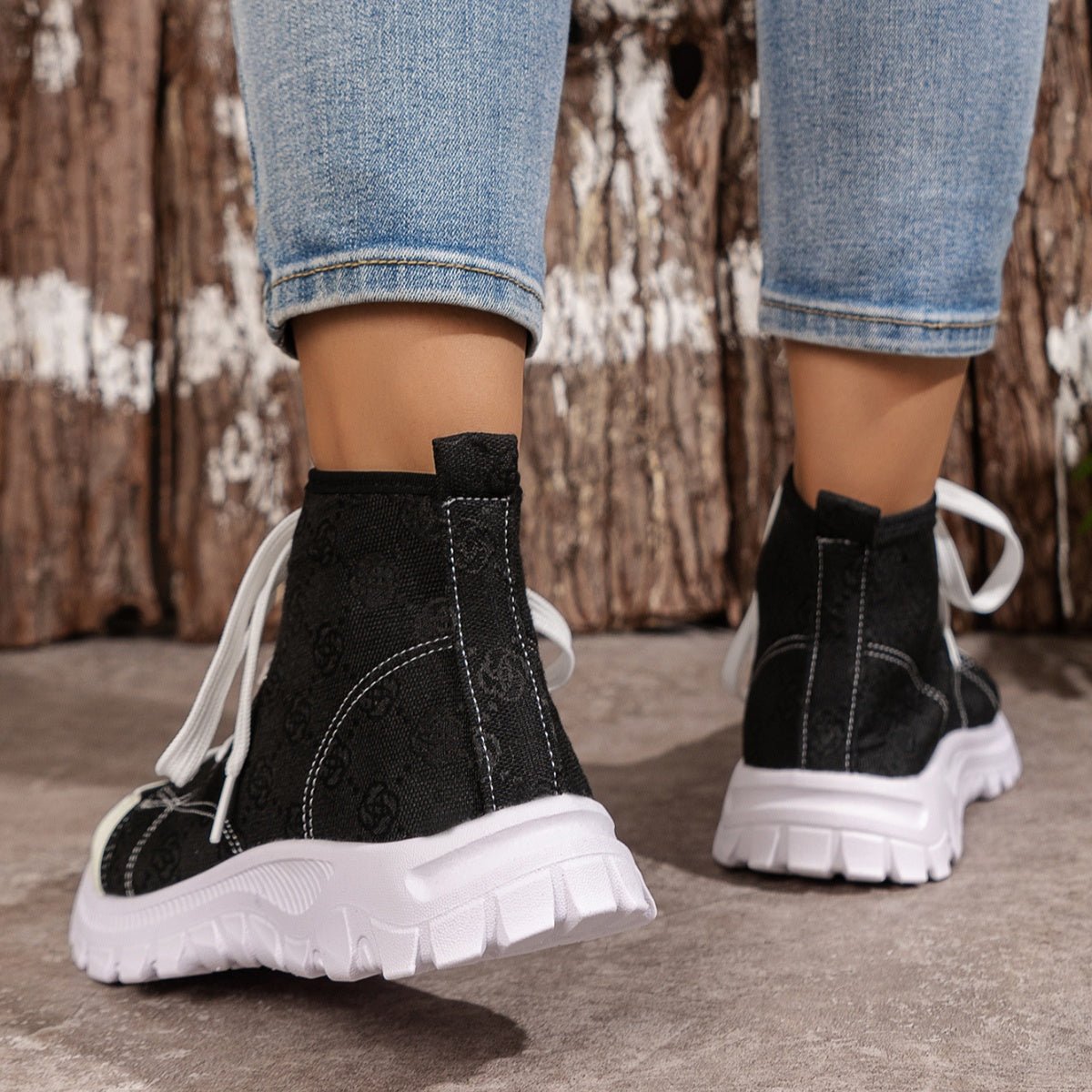 Lace Up Round Toe Sneakers - SuzRevera