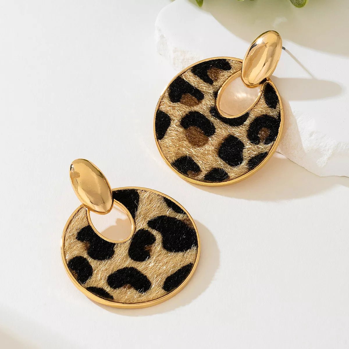 Leopard Circle Dangle Earrings - SuzRevera