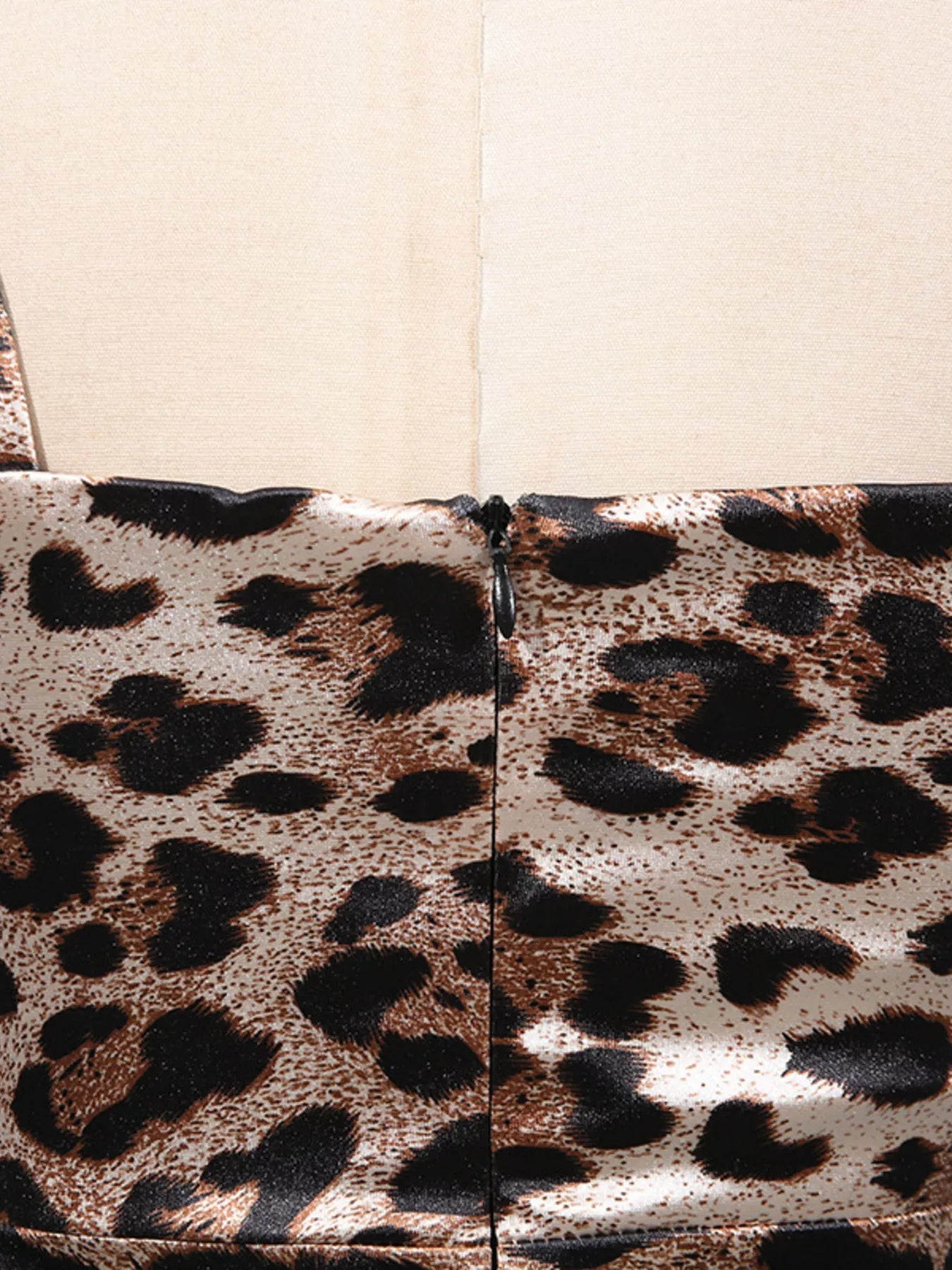 Leopard Print Bodycon Back Slit Midi Dress - SuzRevera