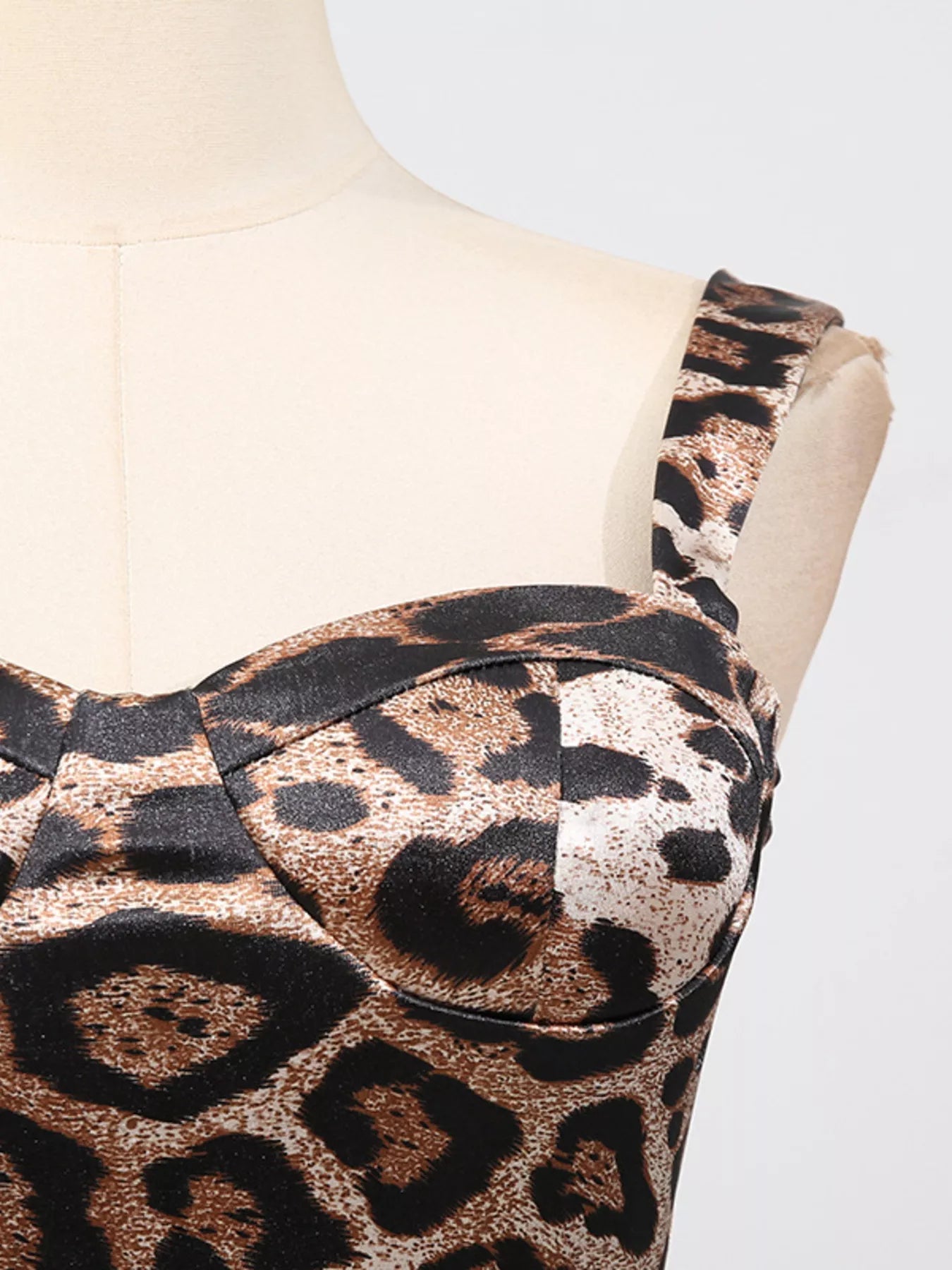 Leopard Print Bodycon Back Slit Midi Dress - SuzRevera