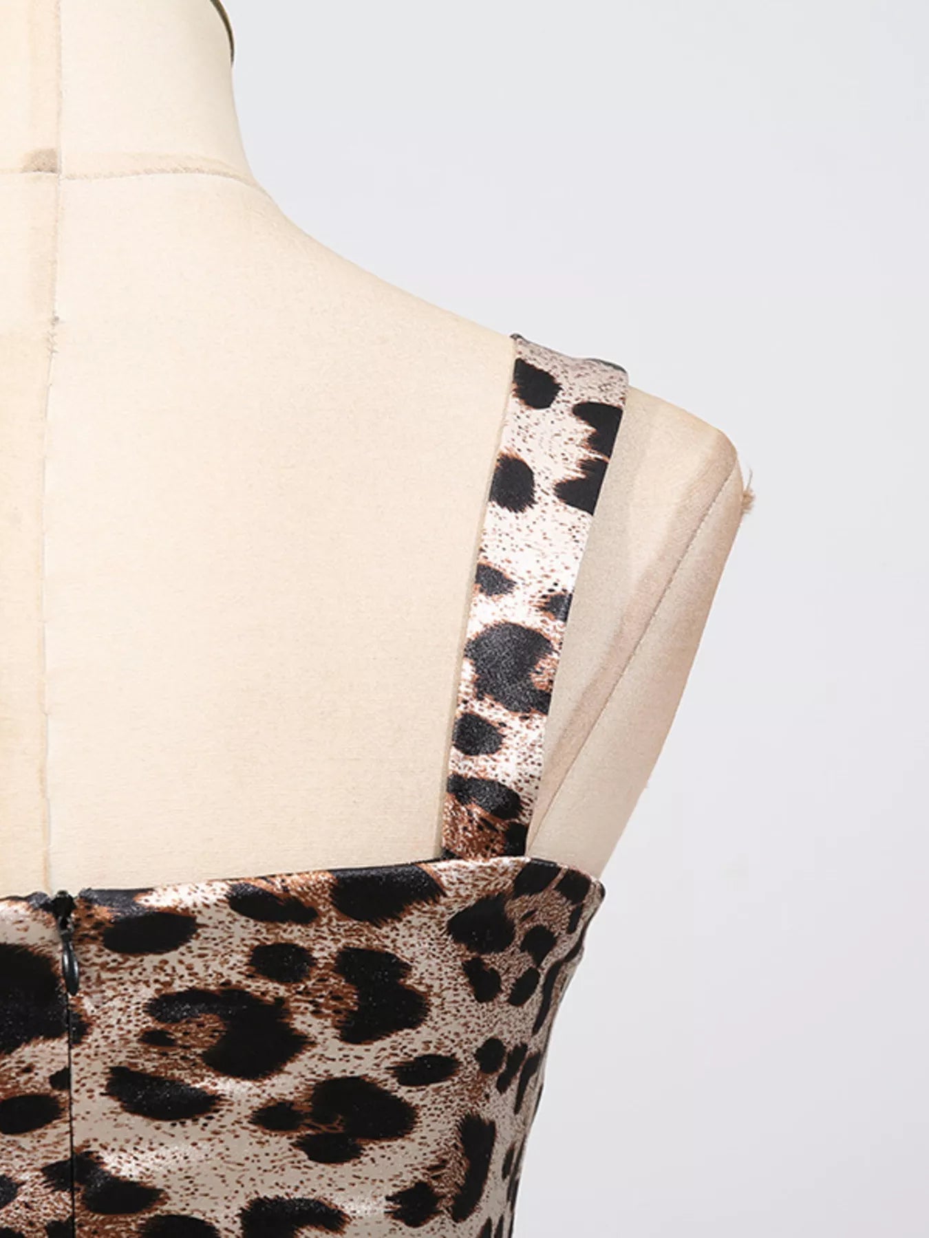 Leopard Print Bodycon Back Slit Midi Dress - SuzRevera