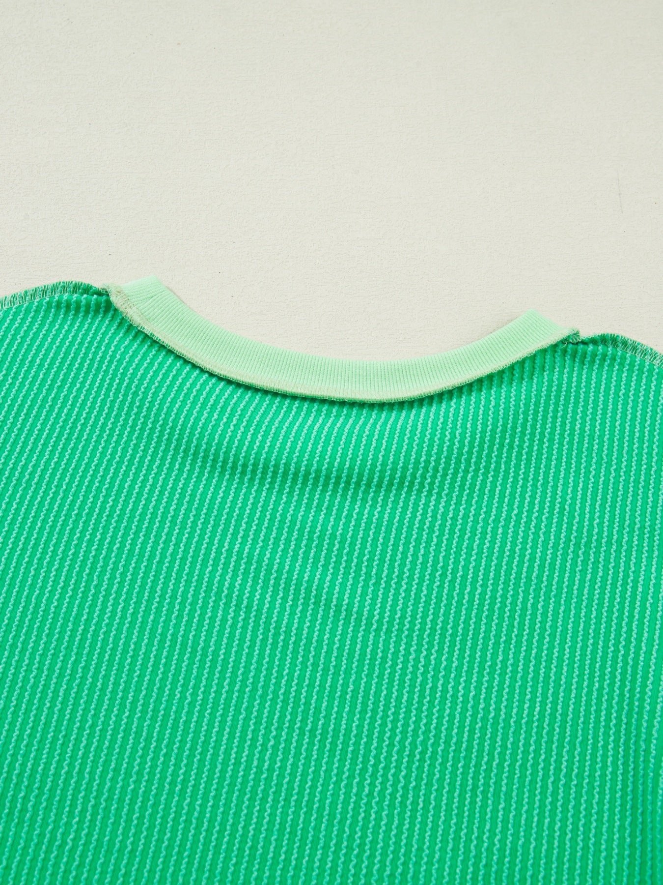 Loose Uneven Hem Twist Ribbed T Shirt - SuzRevera