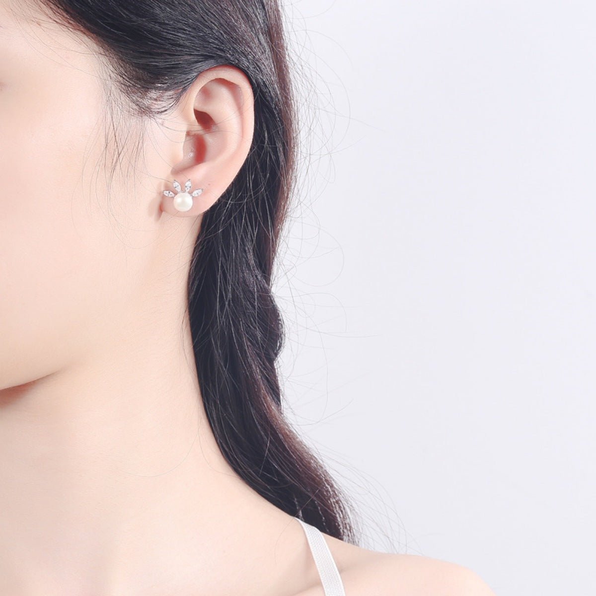 Pearl Stud Earrings - SuzRevera