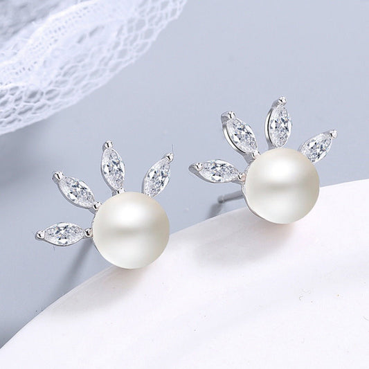 Pearl Stud Earrings - SuzRevera