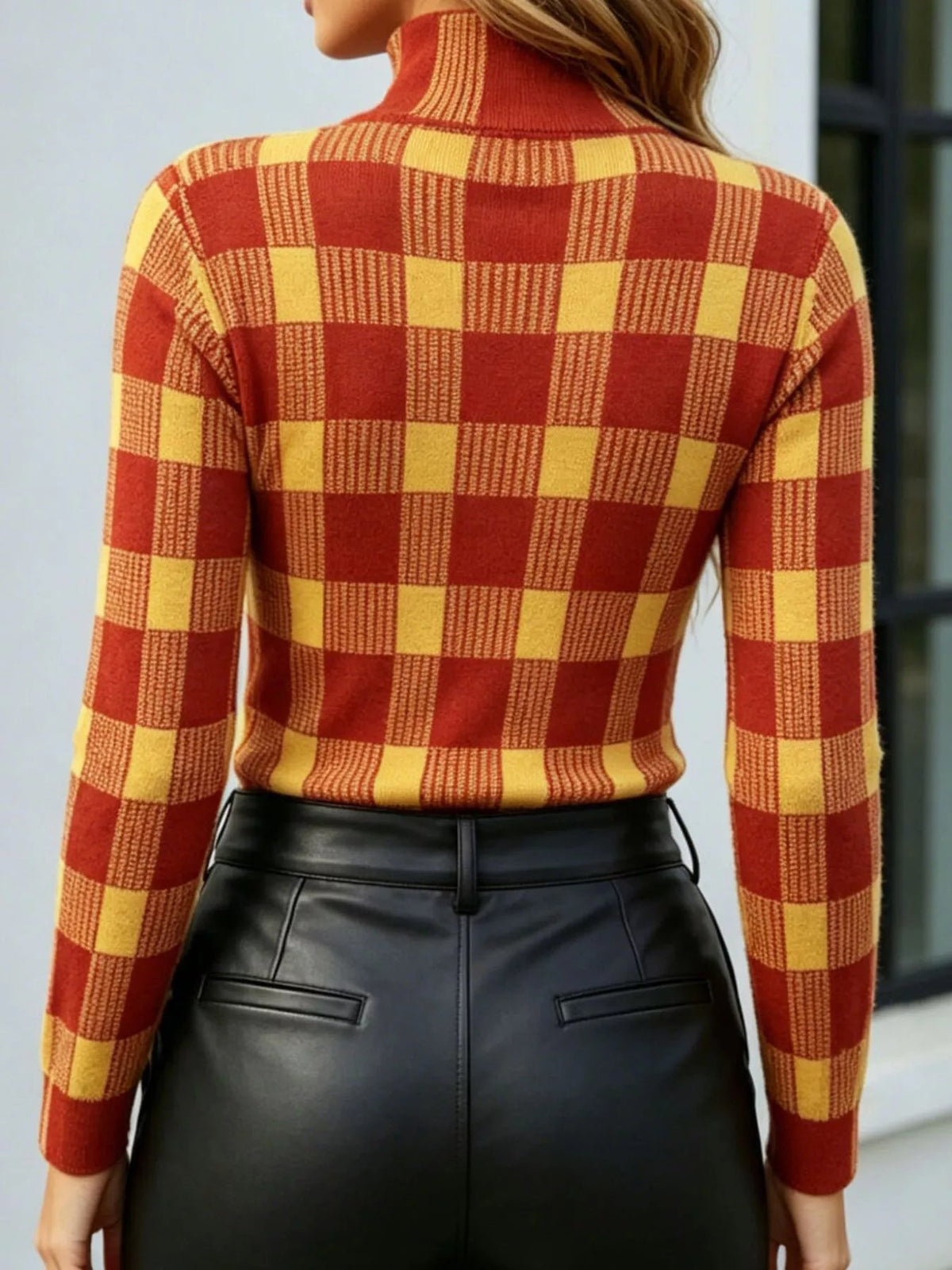 Plaid Pattern Slim Fit Knit Top - SuzRevera