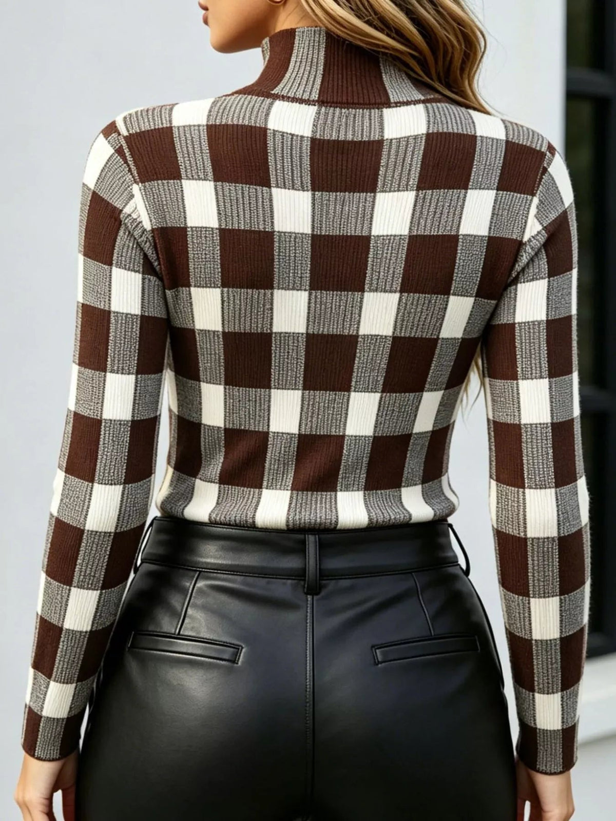 Plaid Pattern Slim Fit Knit Top - SuzRevera