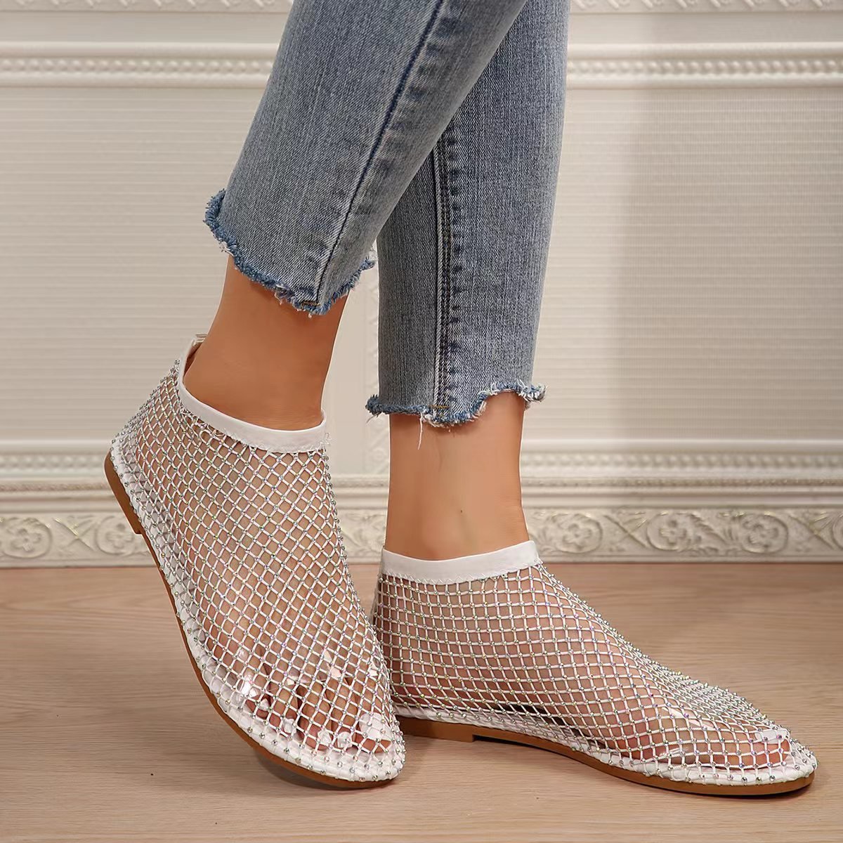 Rhinestone Round Toe Sandals - SuzRevera