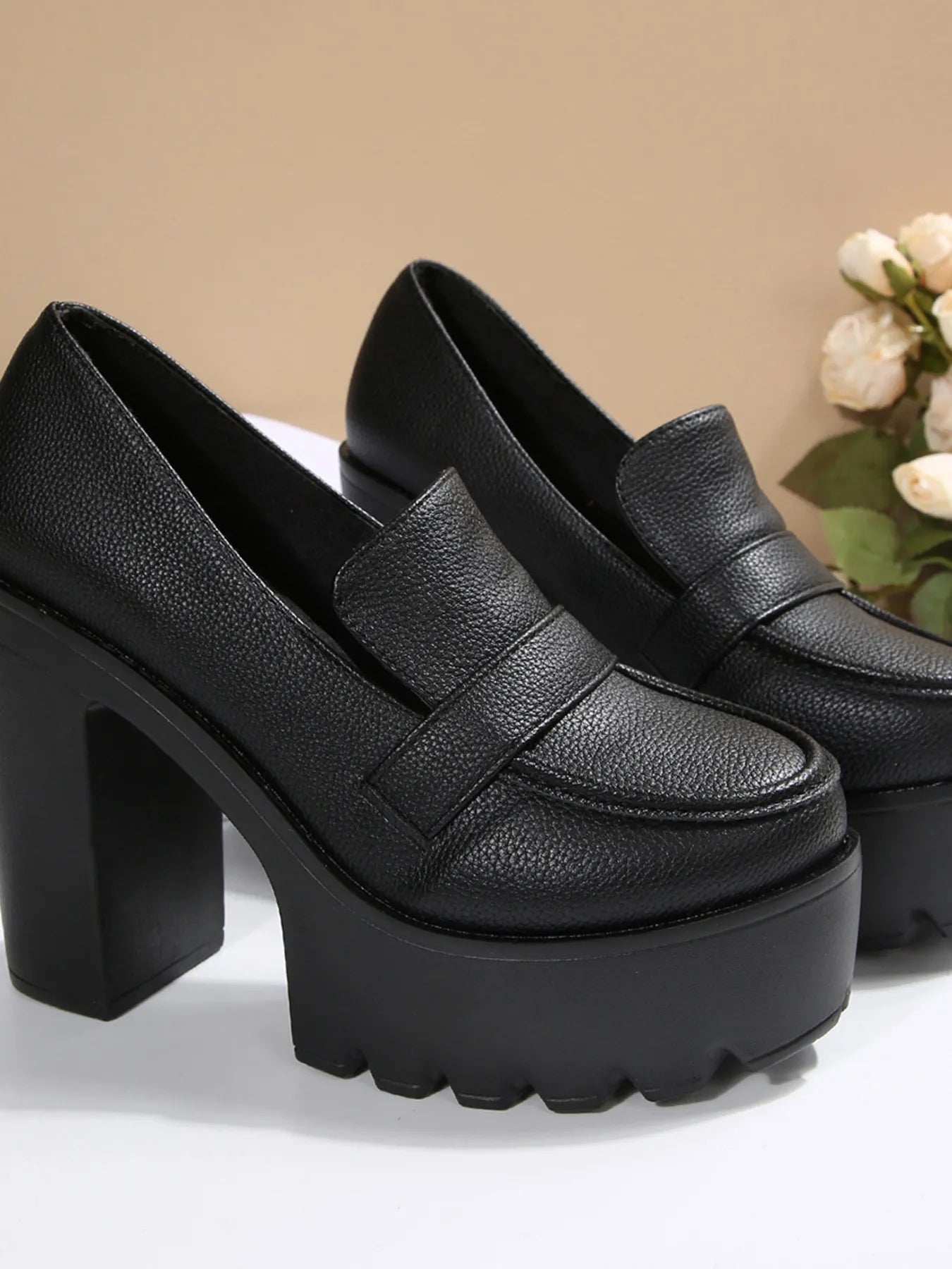 Round Toe Platform Block Heels Pumps - SuzRevera